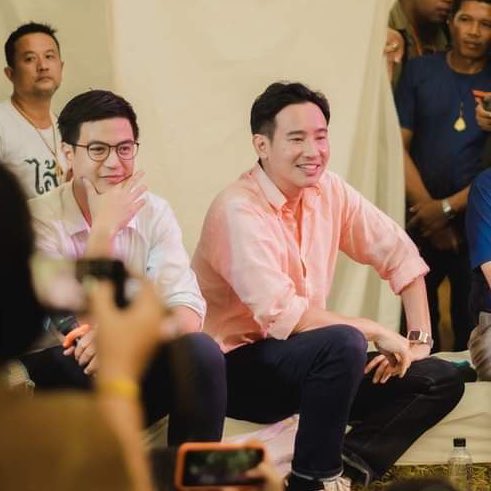 litlitlis's tweet image. เราไม่ใช่ประชาชนของก้าวไกล แต่เป็นแฟนใหม่ทิมพิธา 💕🍦🫶🏻#2tim