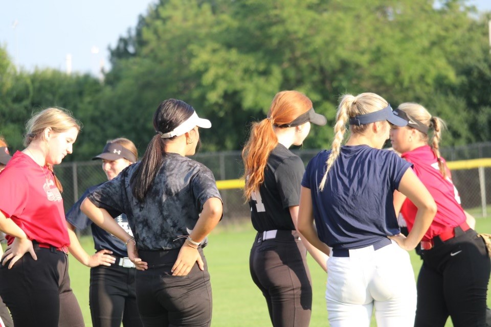 SluggerApple's tweet photo. First practice in the books! Looking forward to a great season with these amazing athletes!!! https://t.co/PZHlpD8Y0z