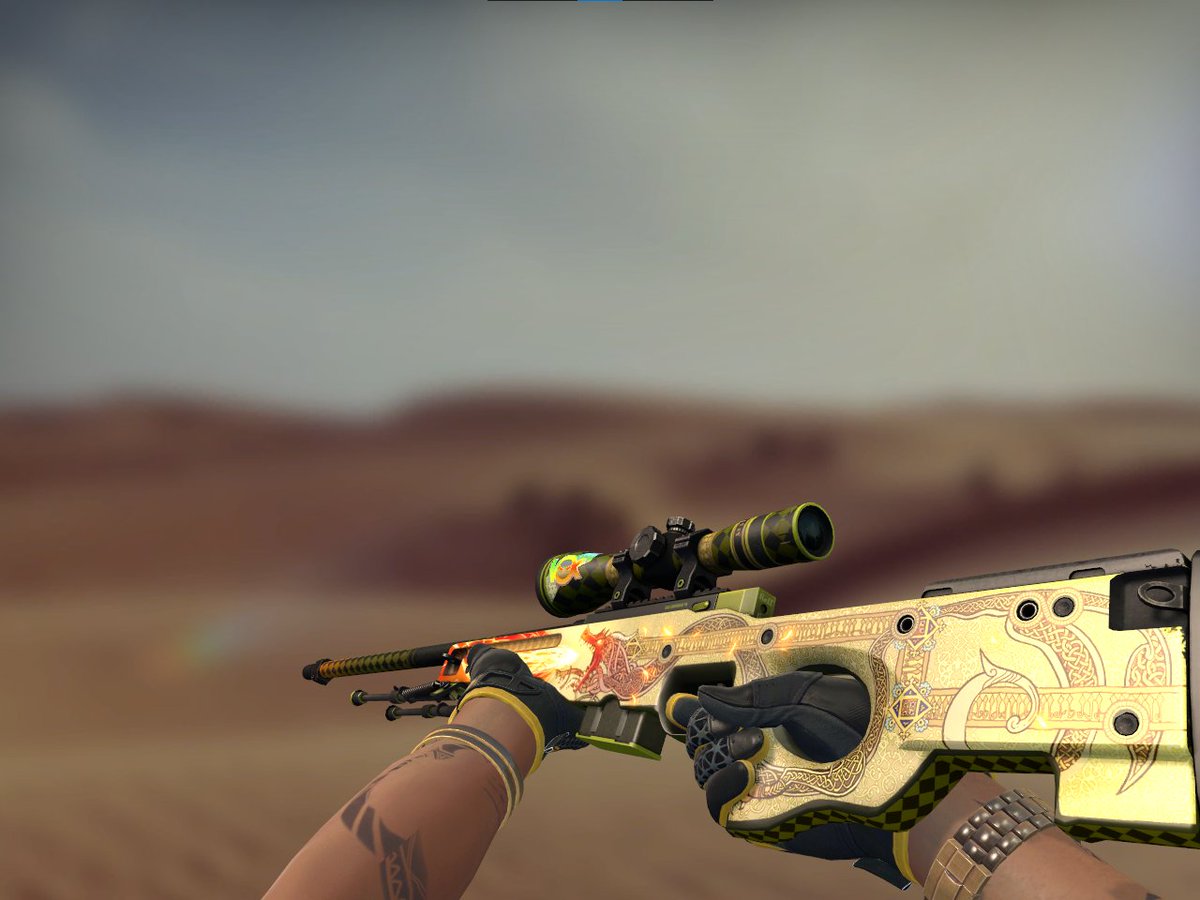 Helping <a href="/YabyyCS/">Yabyy 🇭🇰</a> sell this 0.02 FN Dragon Lore with vox holo 15 on scope! 🐉

B/O: 92.5k rmb
C/O: none

Selling via buff163 ONLY! Feel free to DM or just shoot a bargain if you're interested. Store link in reply. RTs appreciated 🥰