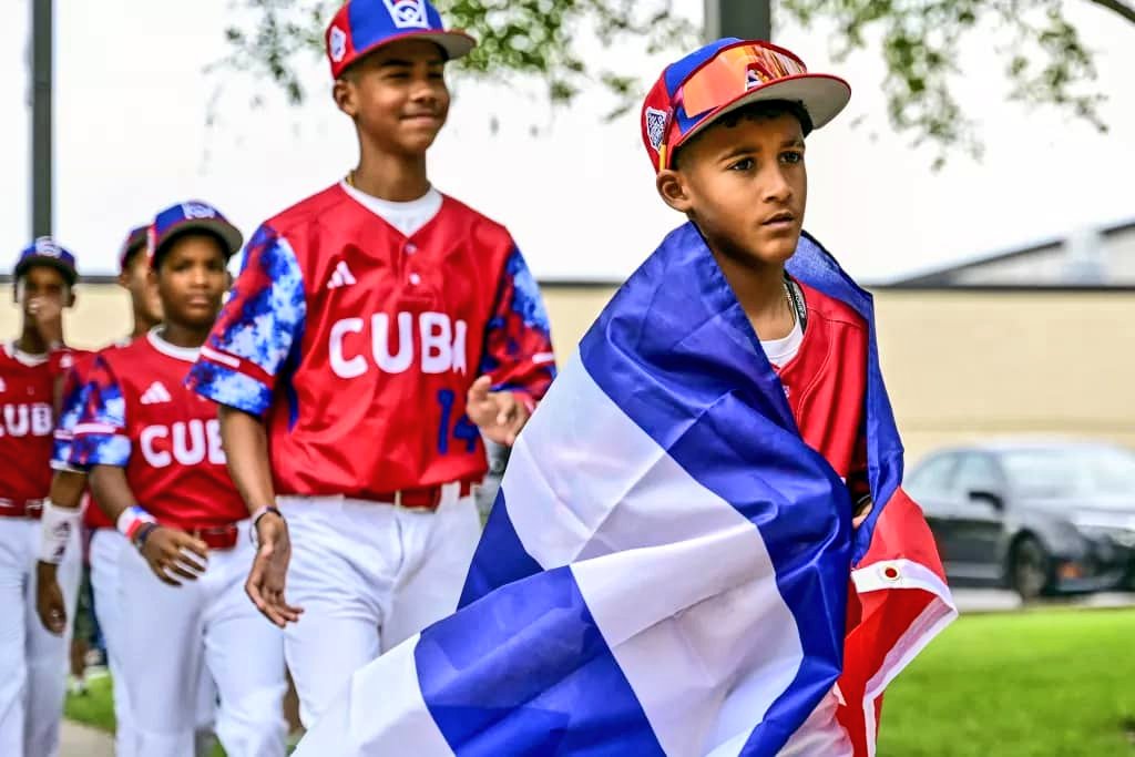 Los peloteritos de Bayamo harán historia hoy. Por primera vez un equipo cubano participará en la Serie Mundial de las Pequeñas Ligas, evento que se celebra en Estados Unidos hace más de siete décadas. #Cuba los contempla orgullosa.