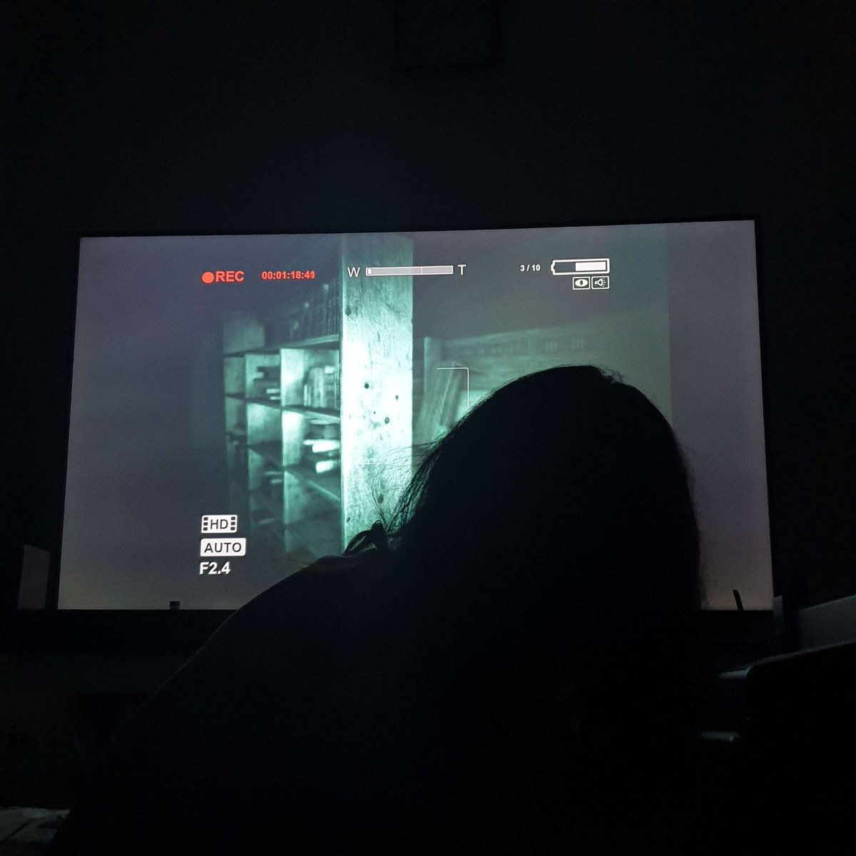 tilting my head to prepare for jumpscares i tried playing outlast but i just cant🤡
