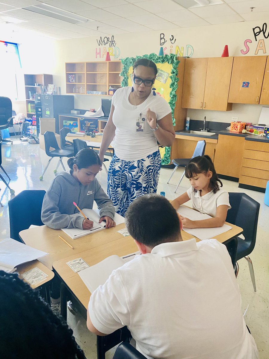 WMAndersonES's tweet photo. Game on!!! Ms. Sims and Mrs. Tuesno leveling up with our 4th grade players with Eureka! Our students were rocking it! #LevelUpWithLearning @SpruceV_T https://t.co/SOlvEUCPrT