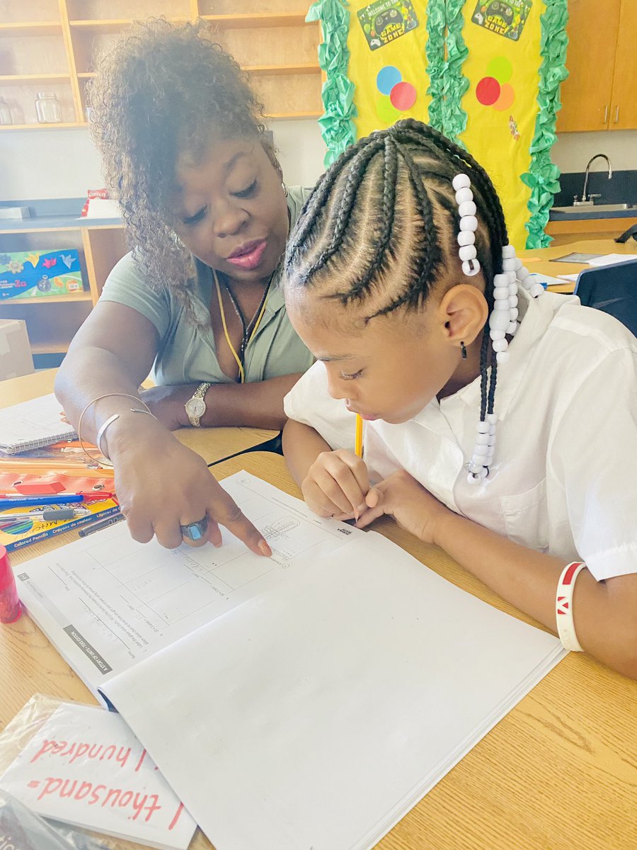 WMAndersonES's tweet photo. Game on!!! Ms. Sims and Mrs. Tuesno leveling up with our 4th grade players with Eureka! Our students were rocking it! #LevelUpWithLearning @SpruceV_T https://t.co/SOlvEUCPrT