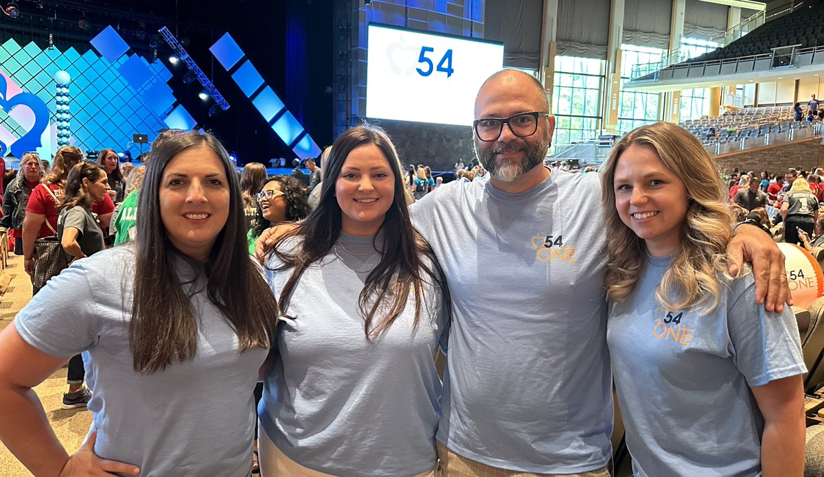 vandesampel77's tweet photo. @RachaelSosa22 @jessicaschorp and @ChristaMeraz & Christa Meraz @HanoverHuskies β¦ 2023-24 #Team5thGrade ready to impact, empower, include and engageβ¦. https://t.co/vXpSlDjFlh
