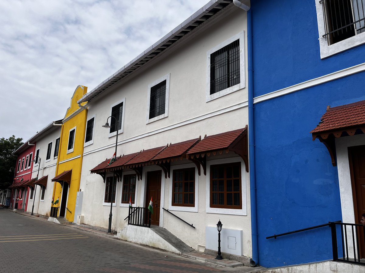 Even the buildings of #Daman are so full of life.