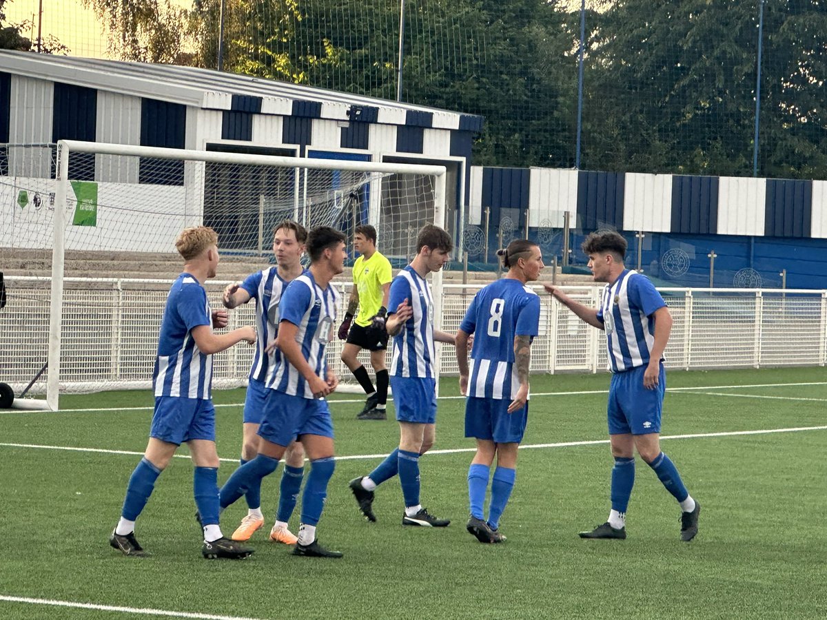 StaveleyMWFC's tweet photo. 17-year old Charlie Bingham opens the scoring 1-0 Trojans https://t.co/99q6uPVAXi