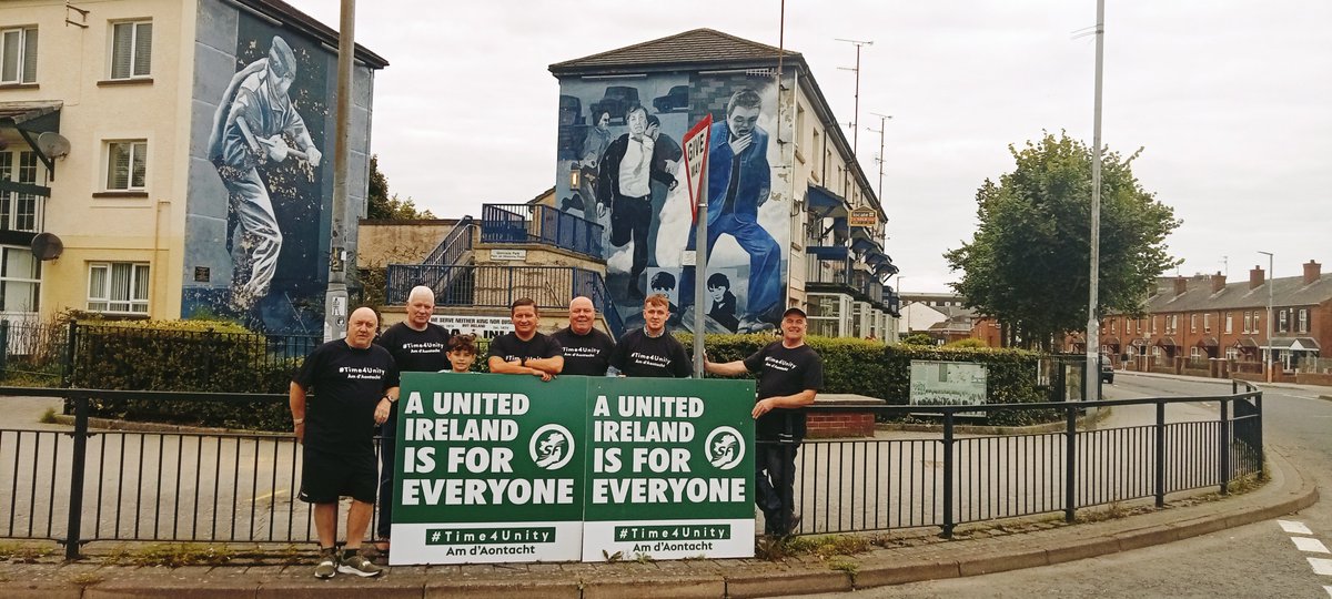 DerrySinnFein's tweet photo. Martin McGuinness Cumann placing billboards across the Bogside tonight #time4unity #irishunityref https://t.co/VybPqaG8Ms