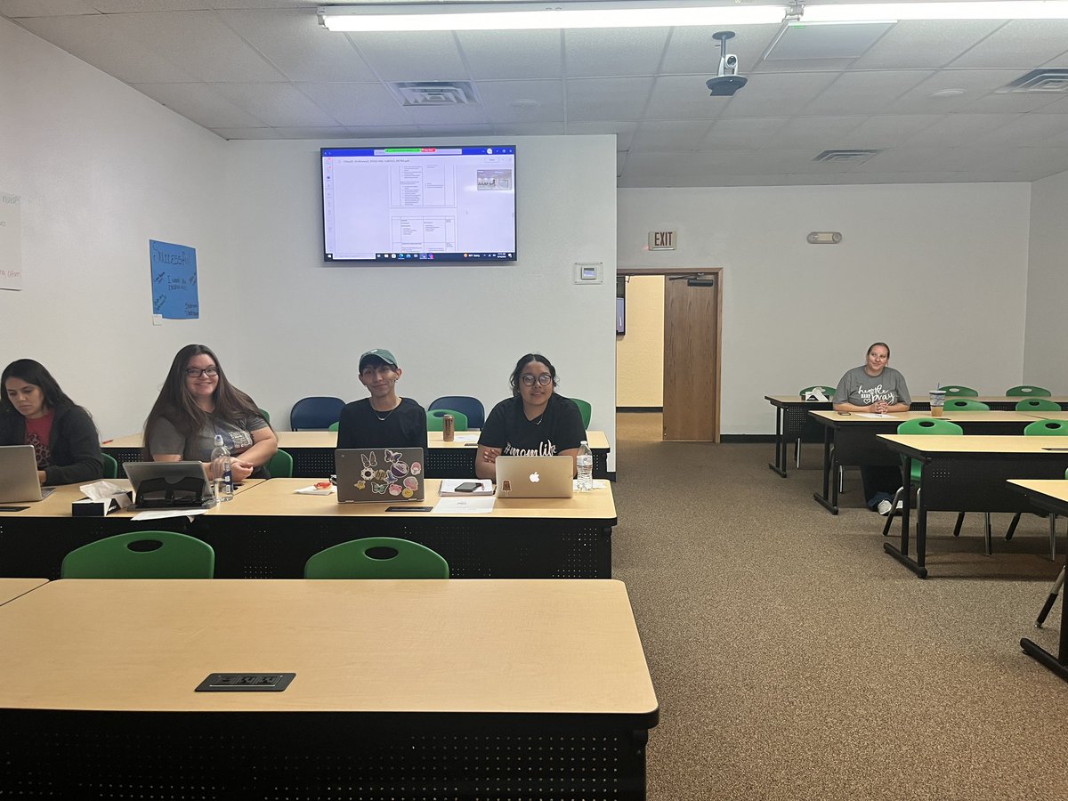 ccdawgs's tweet photo. Woo hoo! It's the first day back for students and we are thrilled to have you here! Our community has grown and we are proudly celebrating our 125th year. Here's to an exciting, rewarding, and educational year ahead! #ccdawgs #ClarendonCollege #125 #quasquicentennial https://t.co/f7D4ocAi5Y