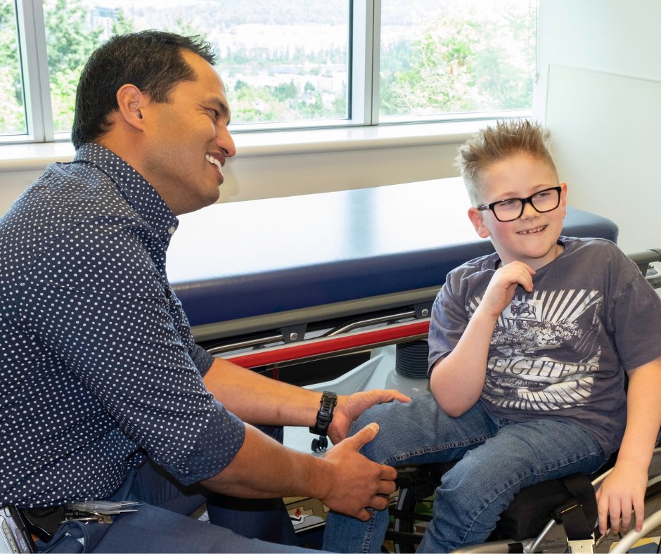 ShrinersPDX's tweet photo. Dr. Laron and Brantley have a very ~serious~ clinic visit ๐ #gettingdowntobusiness https://t.co/ntSXMTdaBA