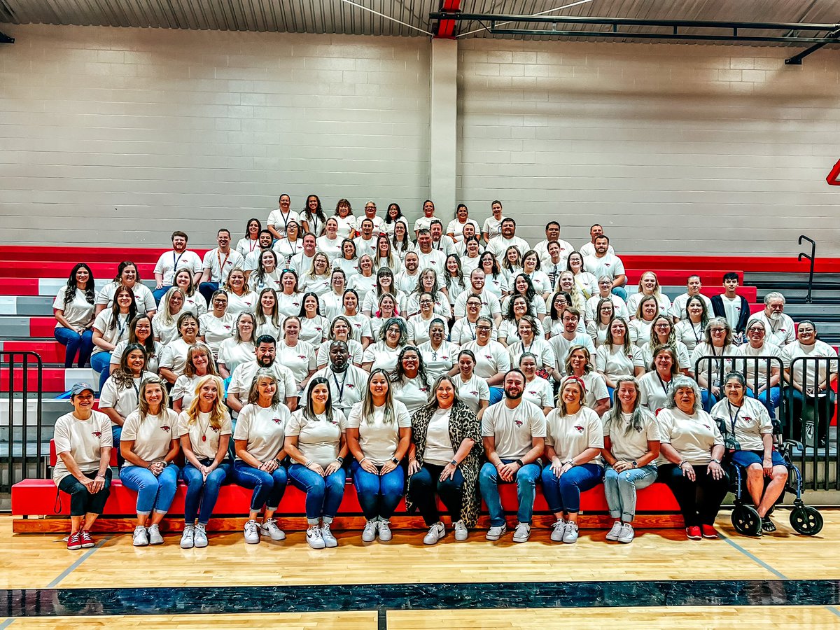 CanyonMiddle's tweet photo. CMS staff is ready to kick off the new school year! RISING AND ROARING❤️🐾

Thank you, CMS alumni Lily Escalante, for taking our staff photo this morning!  #RiseAndRoar @c_quidachay @MrsKaraJenkins @jess_carollo16 @BraxtonHead @lyonseducator 

#GrowingGreatness #TodayInComal https://t.co/4tkkHN6rVW