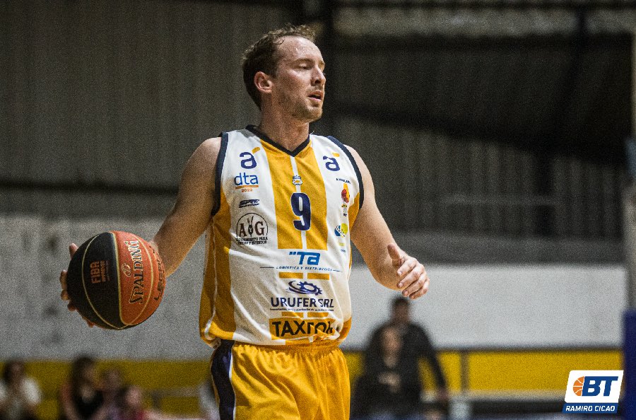 BasquetTotal's tweet photo. #DTAxBT I REINA LA ALEGRÍA 

Luego de que existiera la posibilidad de no presentarse a jugar la DTA, Auriblanco hizo sus primeros movimientos y mantuvo la base del año pasado. 

📝 @ramos_fede 

👉 https://t.co/7zva5SAC04 https://t.co/kLSu0r5jVa
