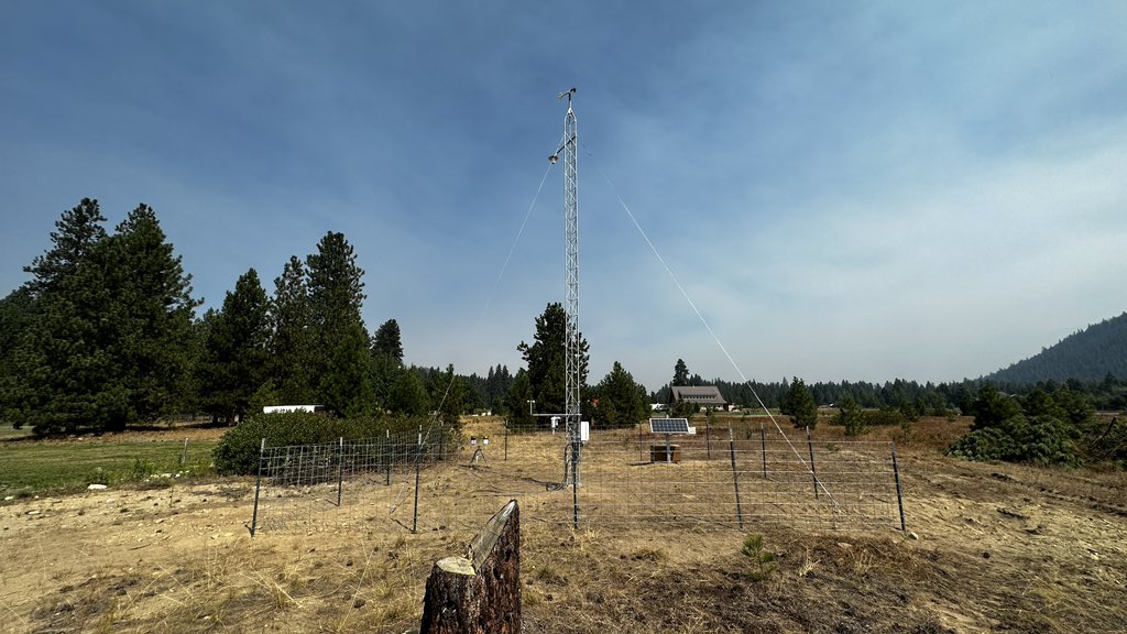 AgWeatherNet's tweet photo. Welcome to the Network: Plain!
Smoke from the #AirplaneLakeFire billowed last night and descended on our crew this morning. We’d like to thank Lake Wenatchee Fire & Rescue for securing land for this station and thank all firefighters in WA for keeping our communities safe #wawx https://t.co/SsMs7uKkwq