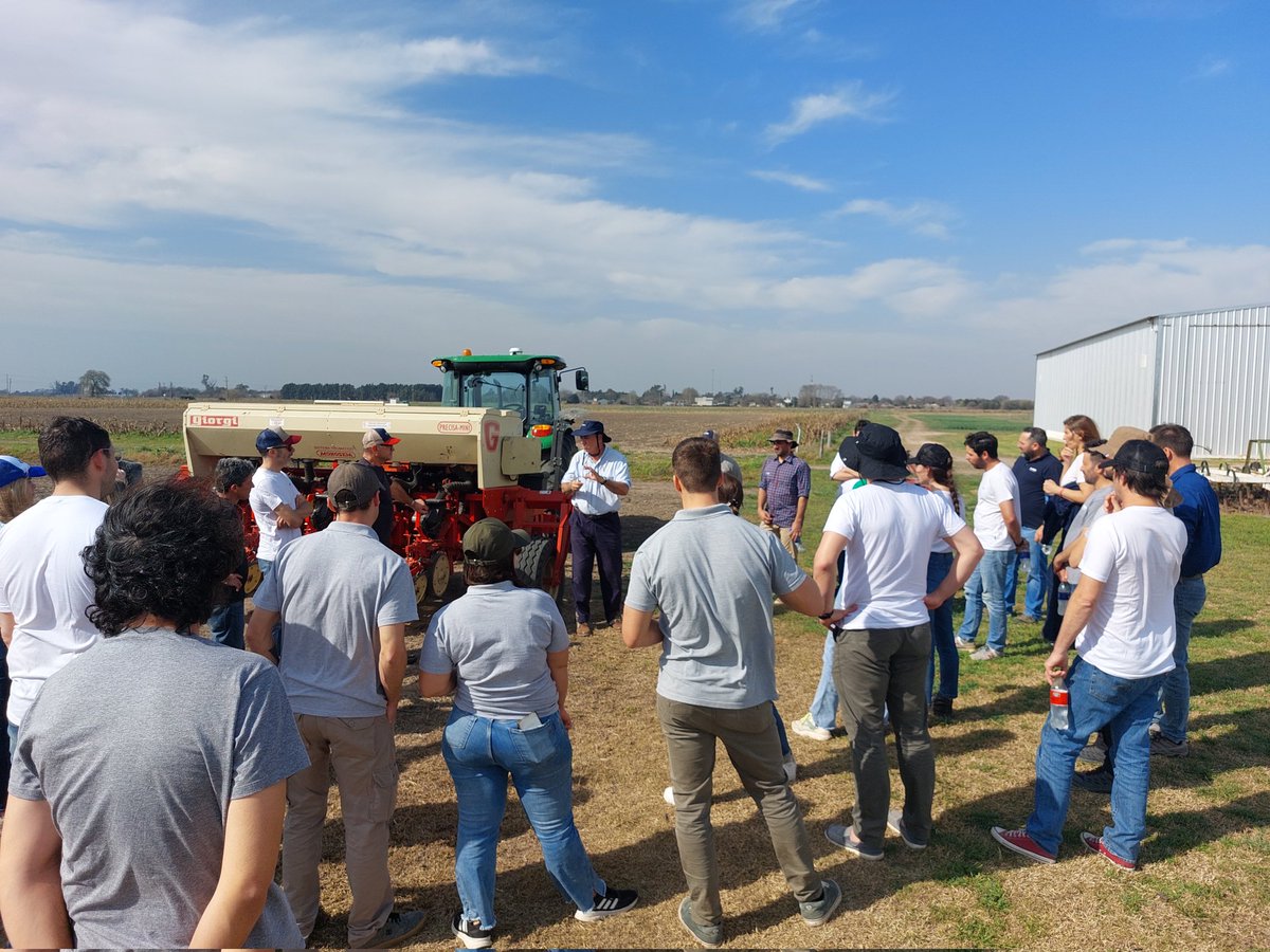 Jornada de siembra en San Jeronimo
<a href="/BASF_Agro_ARG/">BASF Agro Argentina</a> <a href="/esteban_chimi/">Esteban Chiminelli</a> <a href="/AxelMarrare/">Axel Marrare</a> <a href="/giannispag_/">Gianni Spagnuolo</a>
Gracias <a href="/rmpeck2012/">Lic.Ricardo Martínez Peck</a>