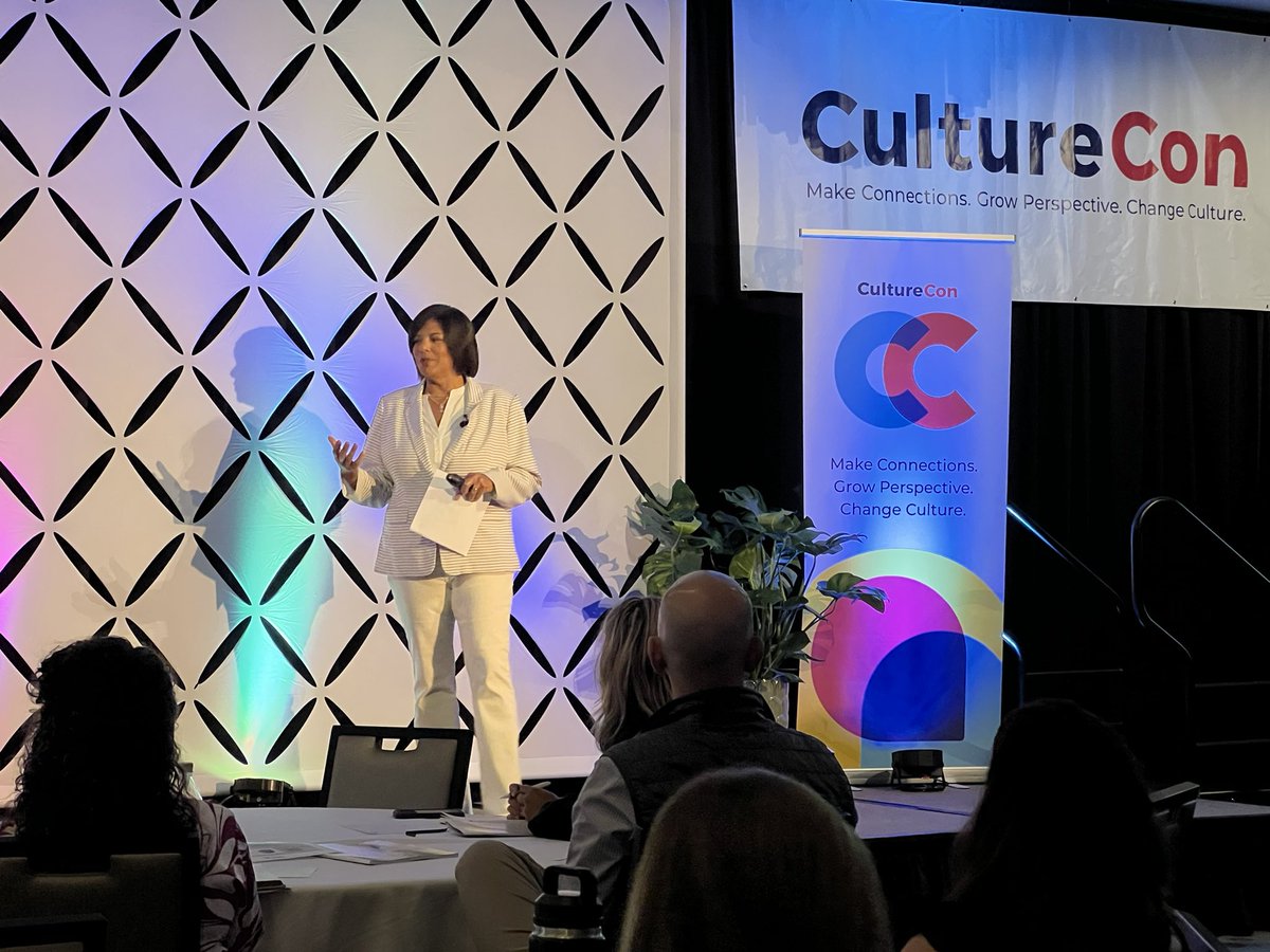 CultureConUSA's tweet photo. Kicking off the afternoon on our main stage, Ellen Bailey of @HarvardBiz.
#cultureconusa #hr #humanresources #companyculture #conference #madisonwi #employeeengagement #harvard #dei #harvardbusinessreview https://t.co/ph2Oyw5Gz7