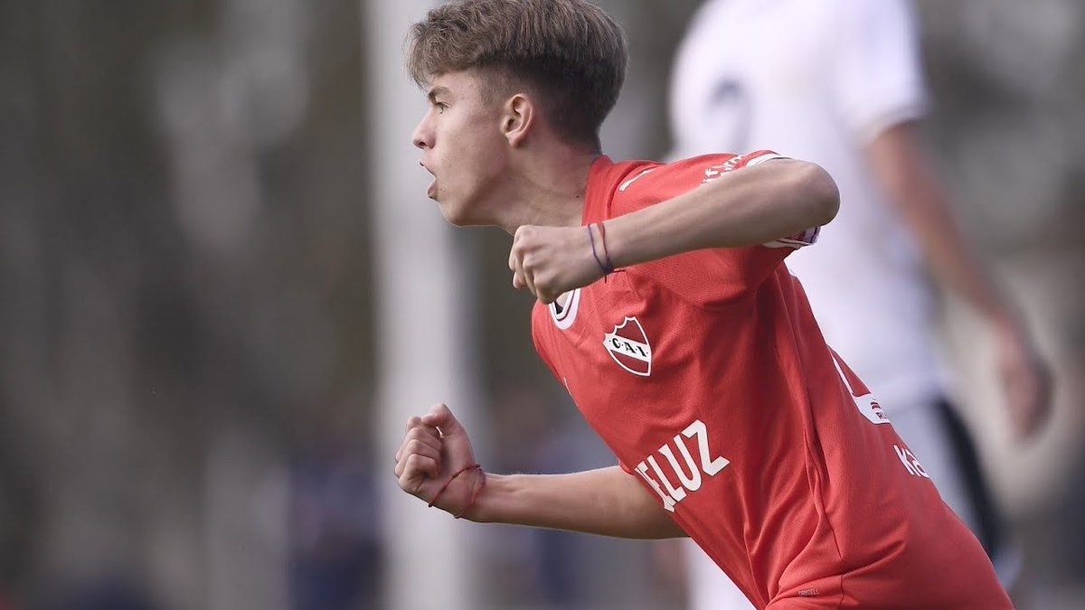 As_Scouting's tweet image. A few months ago my friend @DRLscout introduced me to the talented Tomas Parmo, since then I couldn't stop watching him, I don't remember seeing such a technically gifted player lately, the way he maneuver between players and set himself for a shot, just perfect.
(thread)