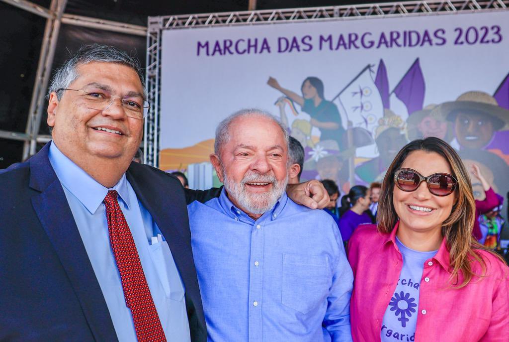 Hoje, na Marcha das Margaridas, mais um momento de “irritação”. 😂😂😂. Trabalho muito e não me importo com fofocas e futricas. Agradeço ao presidente Lula a confiança e o carinho. União e Reconstrução >>