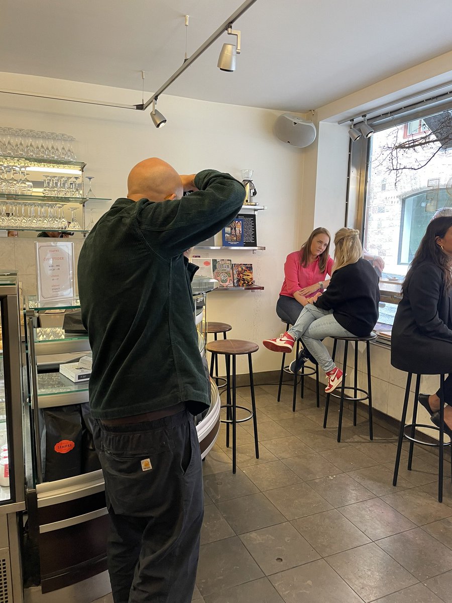 En dag of kontraster: började med att leka modell och plåta klockor, förnedrade mig sen genom att krypköra kasst på körlektionen för att avsluta med en timme taekwondo efter 5 veckors uppehåll 😅. Dagen började med glam och slutade med schwett..