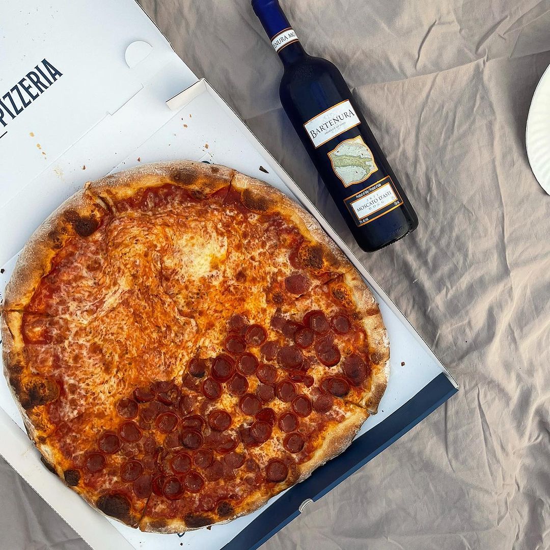 living for these moments ♡

pre-save suburban daydreams: ffm.to/suburbandaydre…