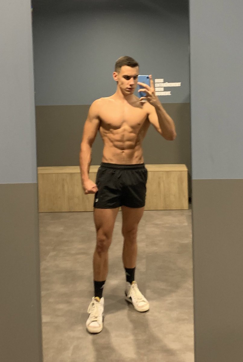 noah_brlt's tweet photo. Fin de la prépa physique pour la saison 2023-2024 de natation : J-18.

Pour l’instant : +3kg en 10 semaines.

Pour les derniers jours : 
-maintien des 5 muscu par semaine (force/explosivité) et ajout de 3 séances cardio (vélo et rameur) pour anticiper la reprise de la natation. https://t.co/JQPmtxZtXp