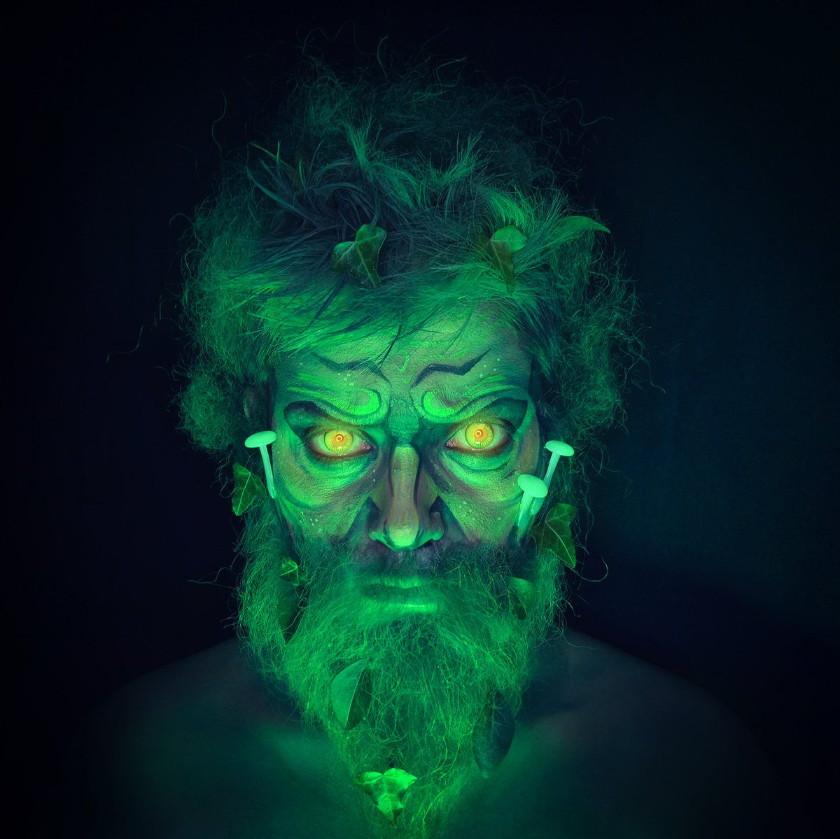 opal_inkcosplay's tweet photo. 🌿 Leshy of the Scrybes 🌿
I finally finished Inscryption, so of course I had to celebrate with a makeup of Leshy! I loved this nasty beast man 💚
.
#Inscryption #makeup #cosplay #InscryptionLeshy #sfxmakeup #gamingcosplay https://t.co/4w5rtlOjyf