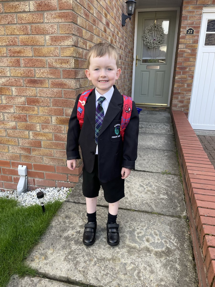 LauraSD_86's tweet photo. @KinnairdWaters Harry loved his first day at school! Thank you for getting him ready for his new adventure #p1 https://t.co/lxiTddYzyz