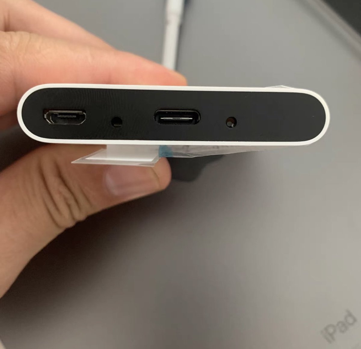 Mb0w_'s tweet photo. Chimp Cable
#apple #appleinternal #kanzicable #kanzi
#kanziSWD #appleprototype https://t.co/qPD2CNRKLT
