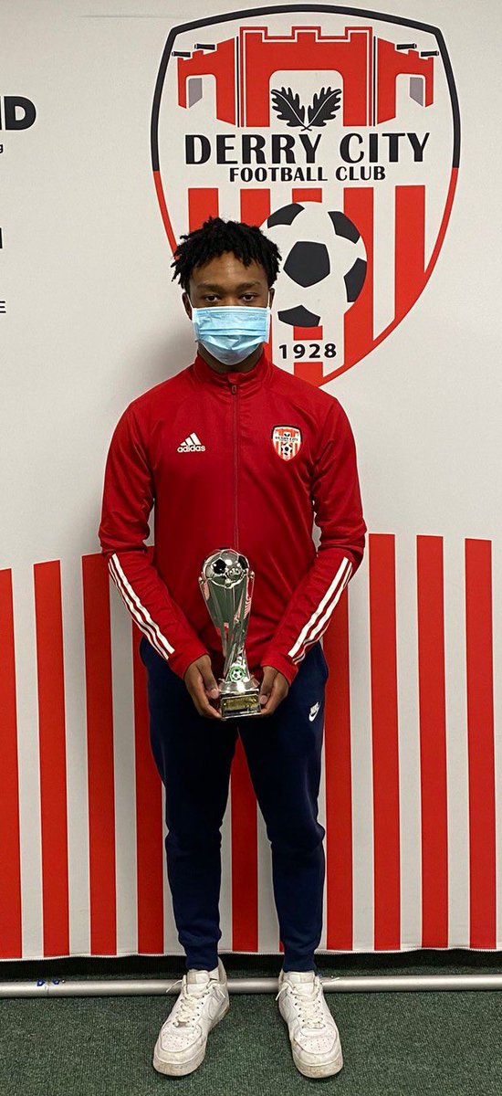PLAYRFITCHAMP23's tweet photo. 👀💫 One to watch

Name: Mark Mbuli 👀
Club: @Institute_FC 🔵
Position: Winger ⚽️
Number: 1️⃣1️⃣
Age: 1️⃣8️⃣
Previous clubs: Derry u19 🔴
Speciality: Pace and goals 🤩

#niflchampionship https://t.co/jIviIjDCFE