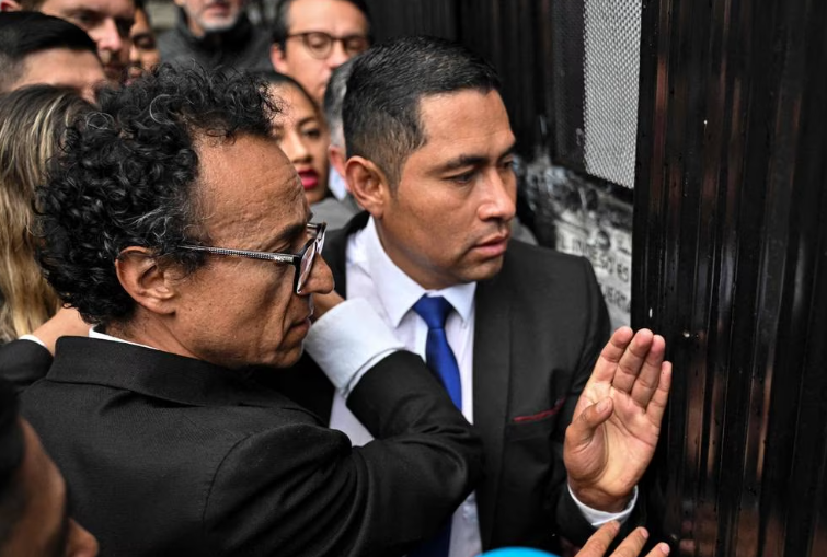 #EleccionesEcuador2023 | Candidatos se solidarizan con Christian Zurita y reprochan la objeción a su candidatura impulsada por el movimiento del correísmo. ►ow.ly/MHXn50PA0PC