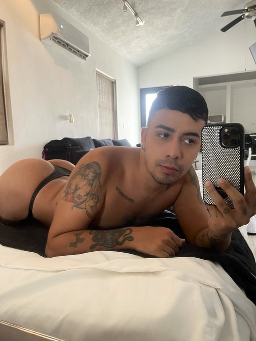Hola Monterrey 😛🍑 https://t.co/8jpP5cjIbY
