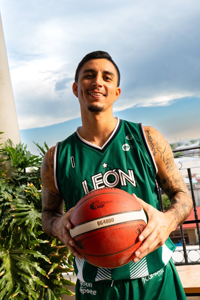 abejasdeleon's tweet photo. 🟢 𝑼𝒏𝒊𝒇𝒐𝒓𝒎𝒆 𝒗𝒆𝒓𝒅𝒆 🐝

El color que representa a nuestra ciudad y a nuestra gente, la que nos acompañó a hacer historia 🏆🔥
#VamosAbejas | #PorElBeeCampeonato https://t.co/IuTpIbRMSk