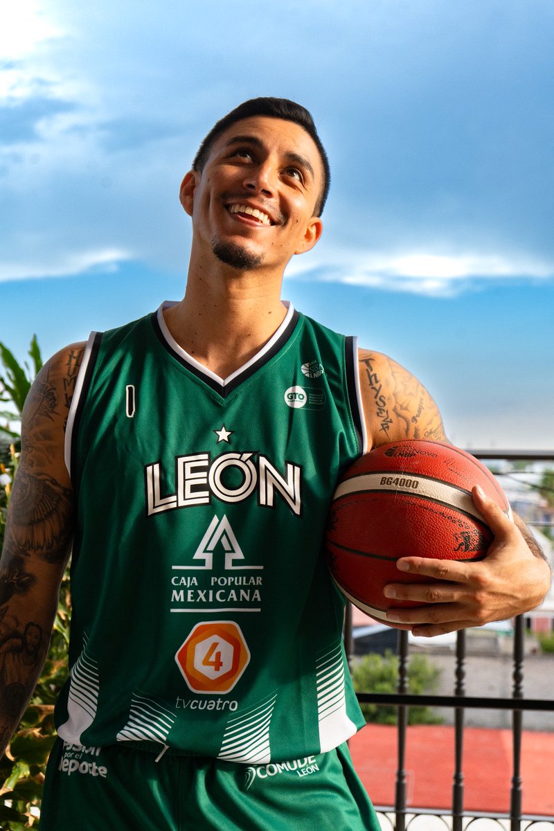 abejasdeleon's tweet photo. 🟢 𝑼𝒏𝒊𝒇𝒐𝒓𝒎𝒆 𝒗𝒆𝒓𝒅𝒆 🐝

El color que representa a nuestra ciudad y a nuestra gente, la que nos acompañó a hacer historia 🏆🔥
#VamosAbejas | #PorElBeeCampeonato https://t.co/IuTpIbRMSk