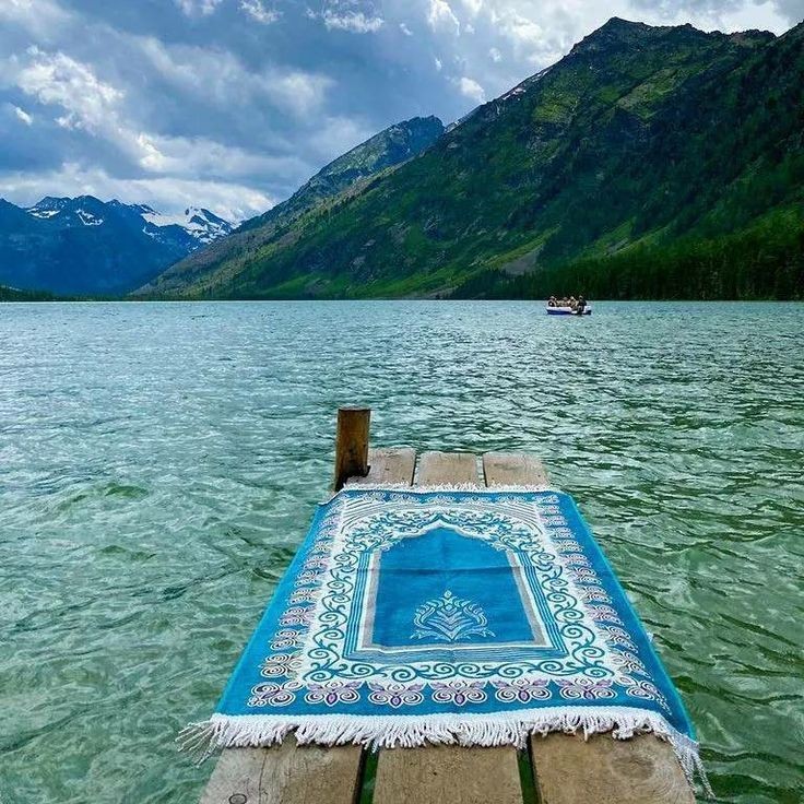 digerkm's tweet photo. "Allah, değişmeyeceğini düşündüğün 
her şeyi değiştirmeye kadirdir." https://t.co/efkuQ4QXgc