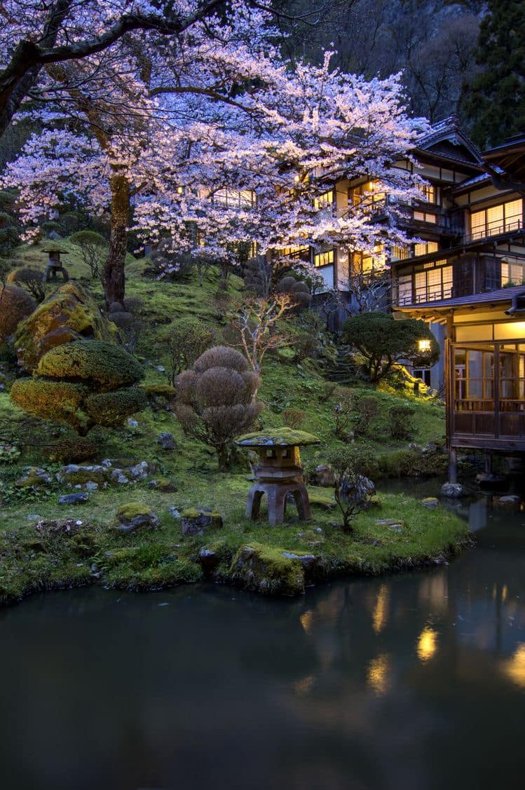 Exquisite Japanese Garden 
 <Mukaitaki>