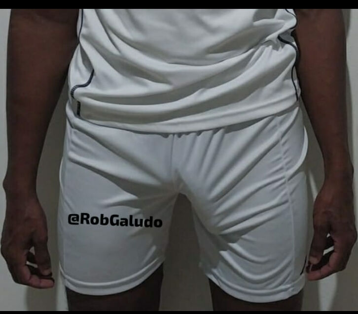 RobGaludo's tweet photo. Conta pra mim: O que vc faria se me visse andando na rua assim, sem cueca, com meu caralhão marcando no short?! hehehehe
#paumarcando #maludo #pauzudo #rolagrande #caralhudo #paunoshort https://t.co/HqC3uUunyW