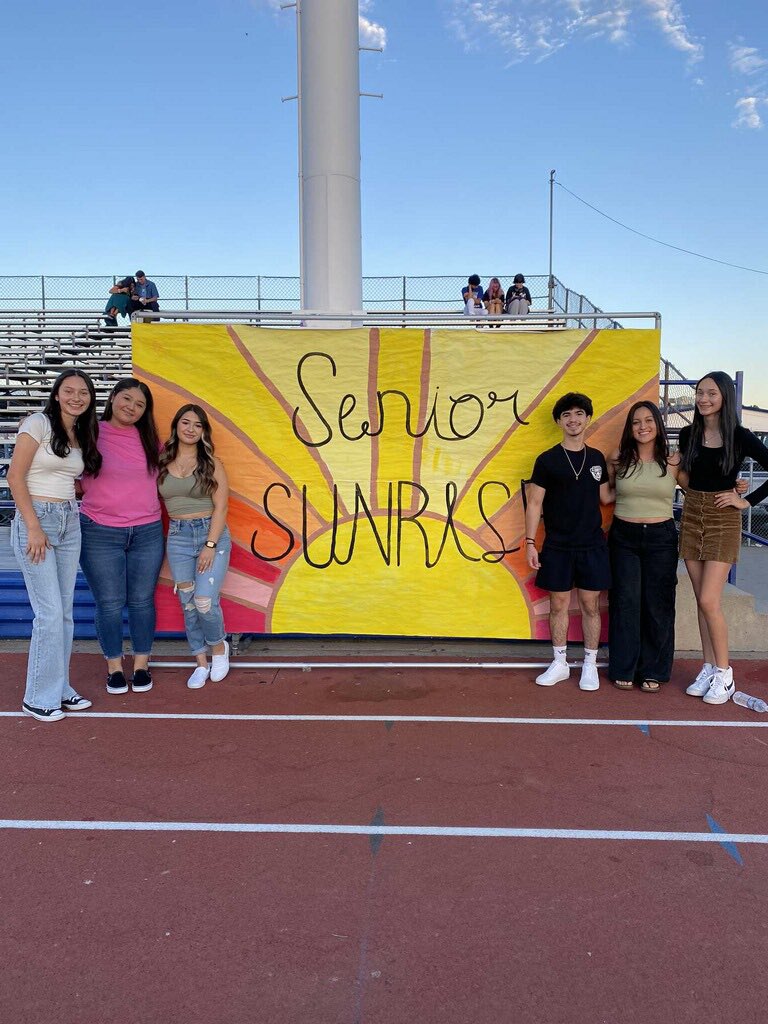 HOSA Officers starting the year off right with senior sunrise  🌅 looking forward to a great year! @atwaterfalcons @merceduhsd