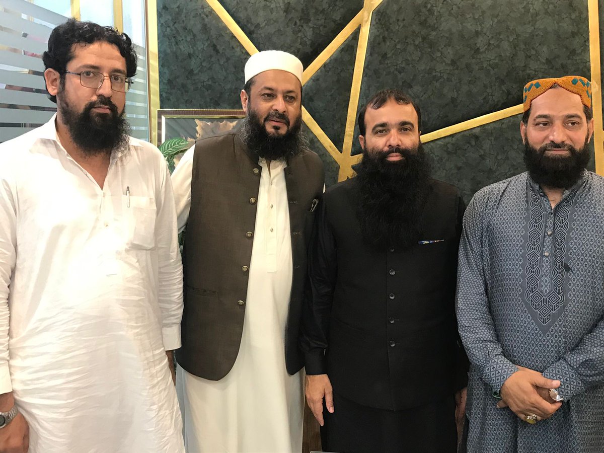 Khalid_Naik_'s tweet photo. حافظ خالد نیک گجر امیدوار این 127 کے ہمراہ الکبیر ٹاون کے چیرمین چوھدری اورنگزیب - حارث ڈار - حافظ عاصم چوھدری - حافظ عبدالوھاب گجر نے افتتاحی تقریب میں شرکت کی اور دعاءِ خیر کروای.
.
#KhalidNaikGujjar #Election127 #LocalLeaders #OpeningCeremony #CommunitySupport #UnityInAction https://t.co/3A34EdayTL