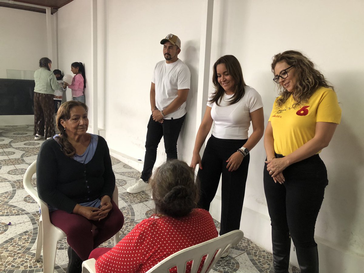 CeciTelloL's tweet photo. Visitando a familias valientes que luchan contra las adversidades. 

Escuchar sus historias y necesidades me impulsa a trabajar por un futuro más justo y equitativo para todos.

Gracias @funserjohn ❤️ https://t.co/i4SfpcU9UN