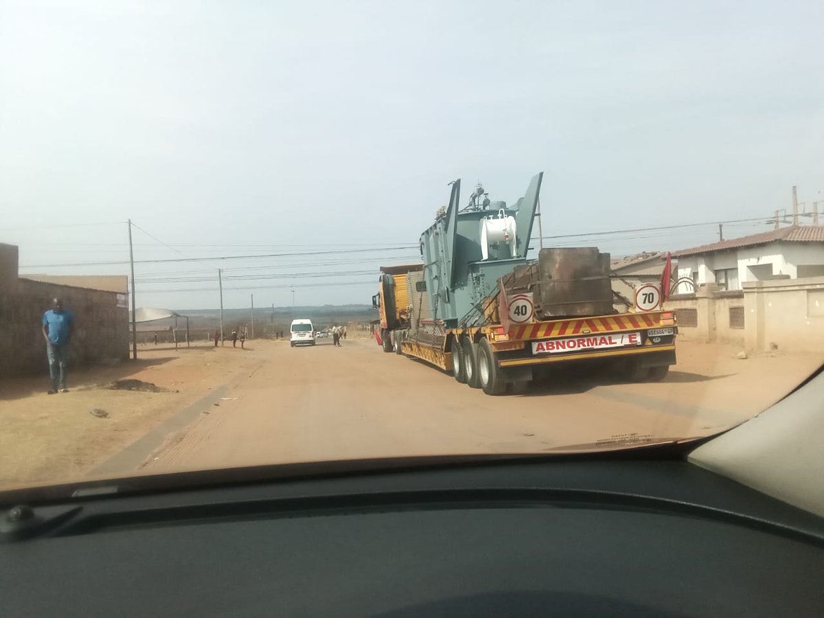 masehla_karabo's tweet photo. Emalahleni Local Municipality confirmed the delivery of a 40MVA transformer at Kwa-Guqa 132 Kv substation on Wednesday, 16 August from the repairer in Gauteng.
#Repairedtransformer 
#Endpowercuts
#Loadreduction 
[Images provided] https://t.co/uzRxMblDQT