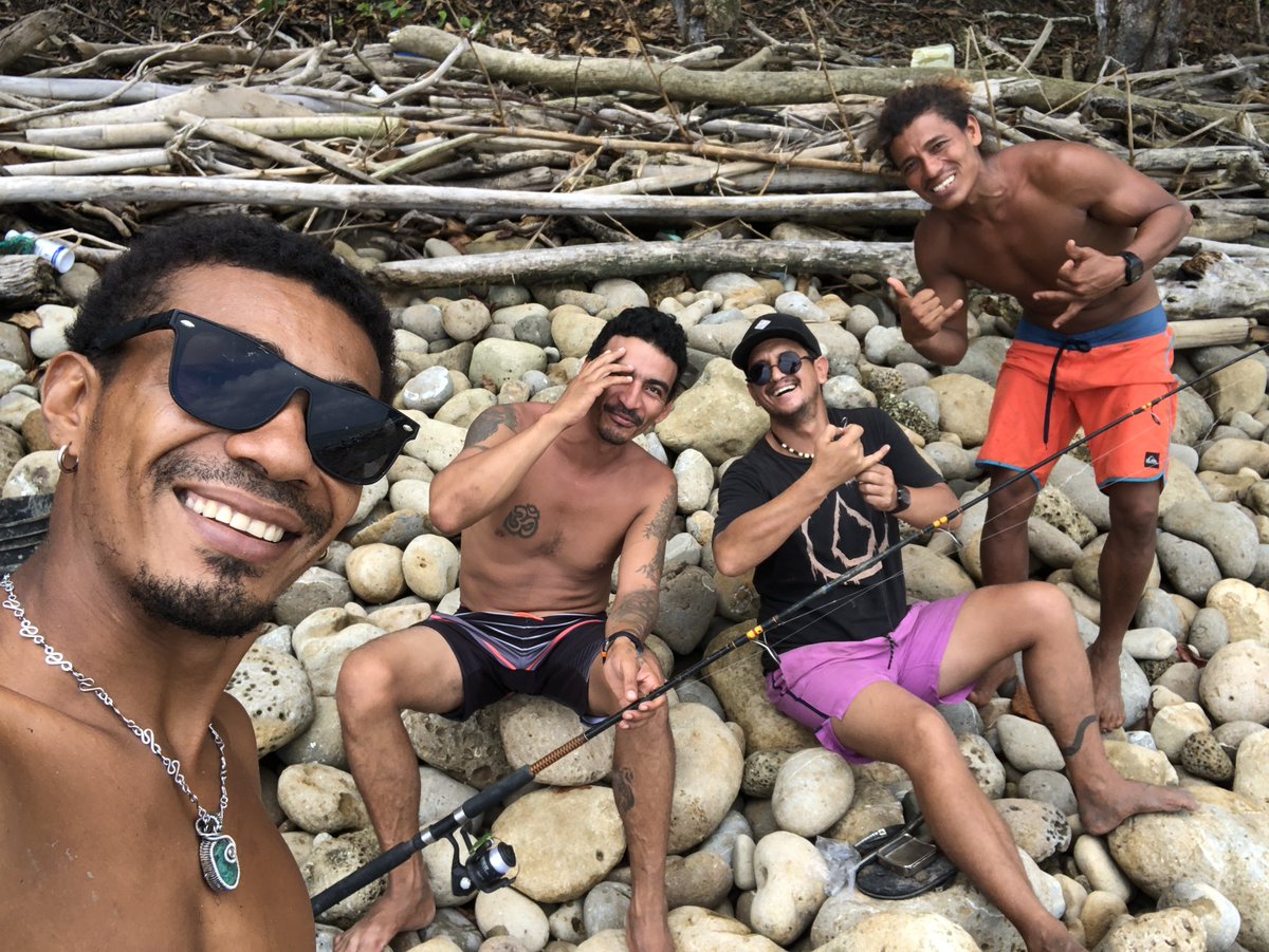 cheftitocalle's tweet photo. Un día de Pesca en Mompiche , son unas playas increíbles, cuevas y arqueología … https://t.co/hfdvlzvvwk