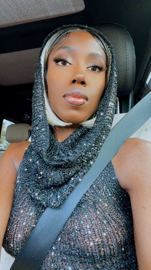 Ready for my first Beyoncé concert 🐝🪩