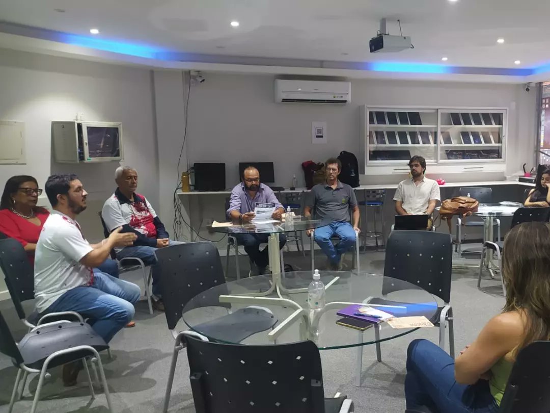 gabrimarquespcb's tweet photo. Dia de visita do @sinasefeiffluminense ao @iffitaperuna, apresentando as recentes atividades sindicais - campanha salarial, GTs etc.
Sindicato Forte, Carreira Digna! Filie-se ao @sinasefe
#SINASEFE #Sindicato #MEPSINASEFE #EscolaPopular #Educação #EducaçãoPública https://t.co/w4vInXOH1J