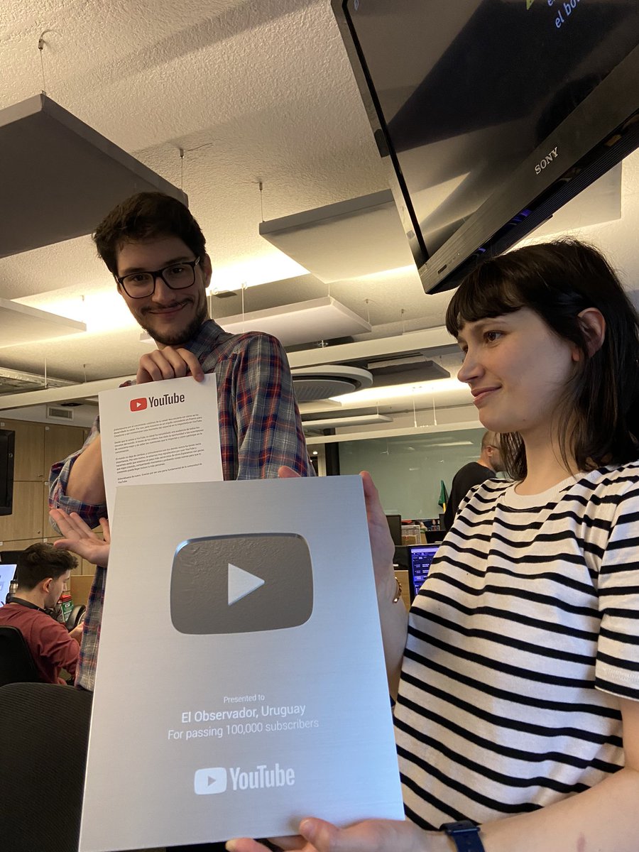 MandyBarrios's tweet photo. Hoy llegó este reconocimiento de @YouTube para toda la barra de  @ObservadorUY :) Gracias por estos  años de trabajo en equipo. Felicitaciones al equipo de ayer y de hoy ❤️‍🔥 https://t.co/ELb1s78F6R