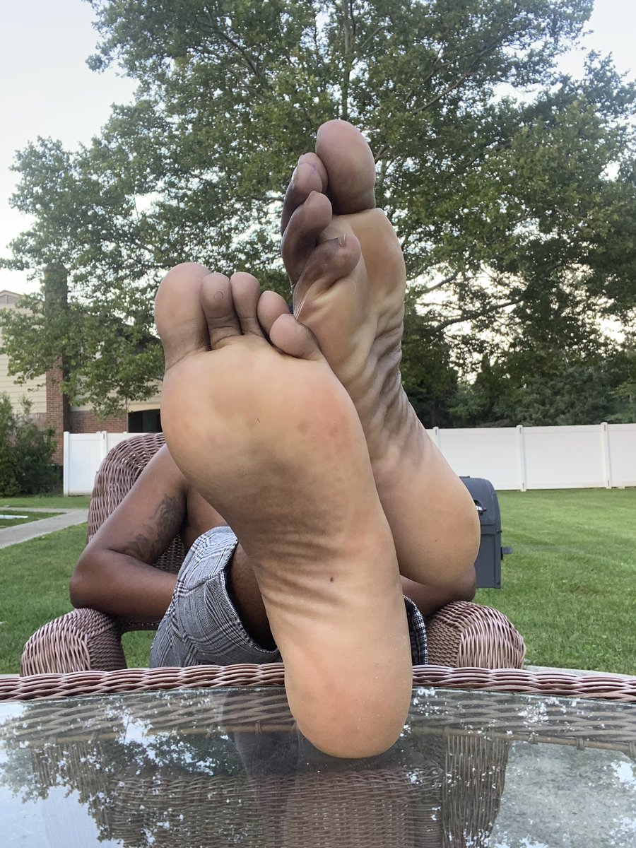 Foot Freak tweet media