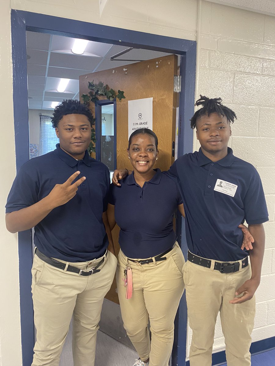 ccolemanleader1's tweet image. Today our staff showed solidarity with our @azkacademy students and wore uniforms!! #modelingexpectations #relationshipsmatter #CultureCounts #strongteams #AZKStrong @LisaPearceEdS