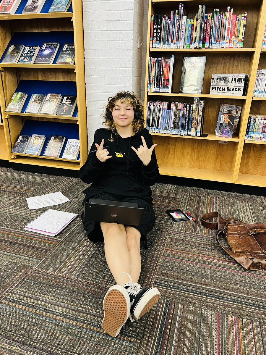 OverIntheLib's tweet image. Students are loving our new flexible seating in the library! Come try one out! #backjackchairs