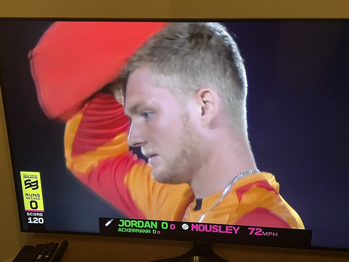 Is that the first time a side has won a cricket match while having two batters at the crease who have faced no (legal) deliveries? <a href="/SkyCricket/">Sky Sports Cricket</a> <a href="/thehundred/">The Hundred</a> #southernbrave