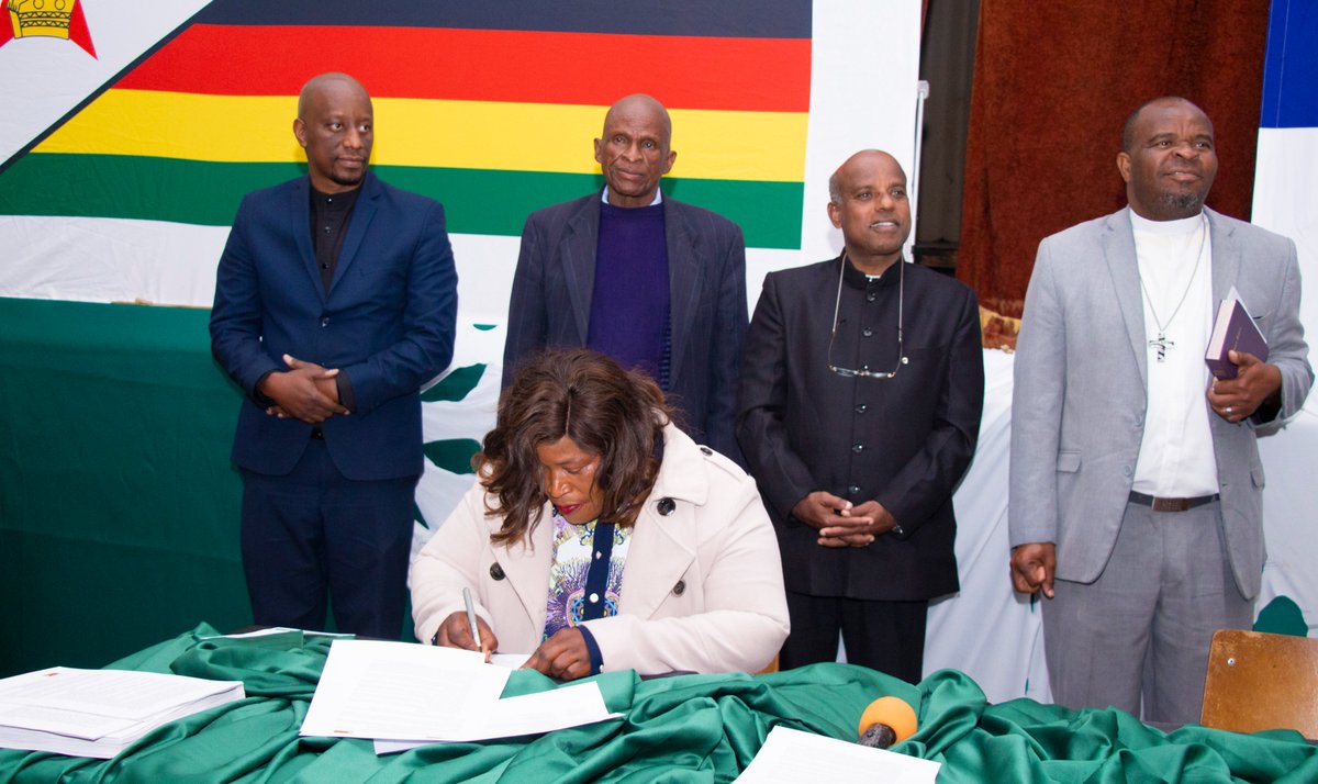 Political Parties from the provinces of Mat North, Mat South and Bulawayo signed the Peace Pledge in Bulawayo. @SwissEmbZim @euinzim @IrlAmbRSA @ZHOCD @zccinzim @EFZZIMBABWE @udaciza @ZcbcSoccom