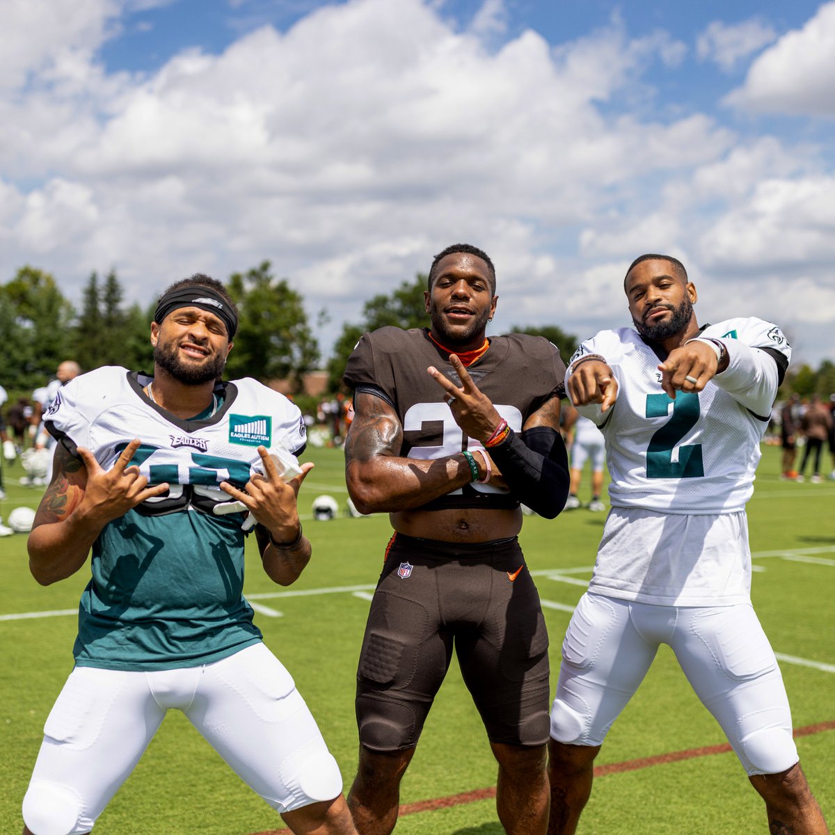 Reunited

#EaglesCamp | #FlyEaglesFly