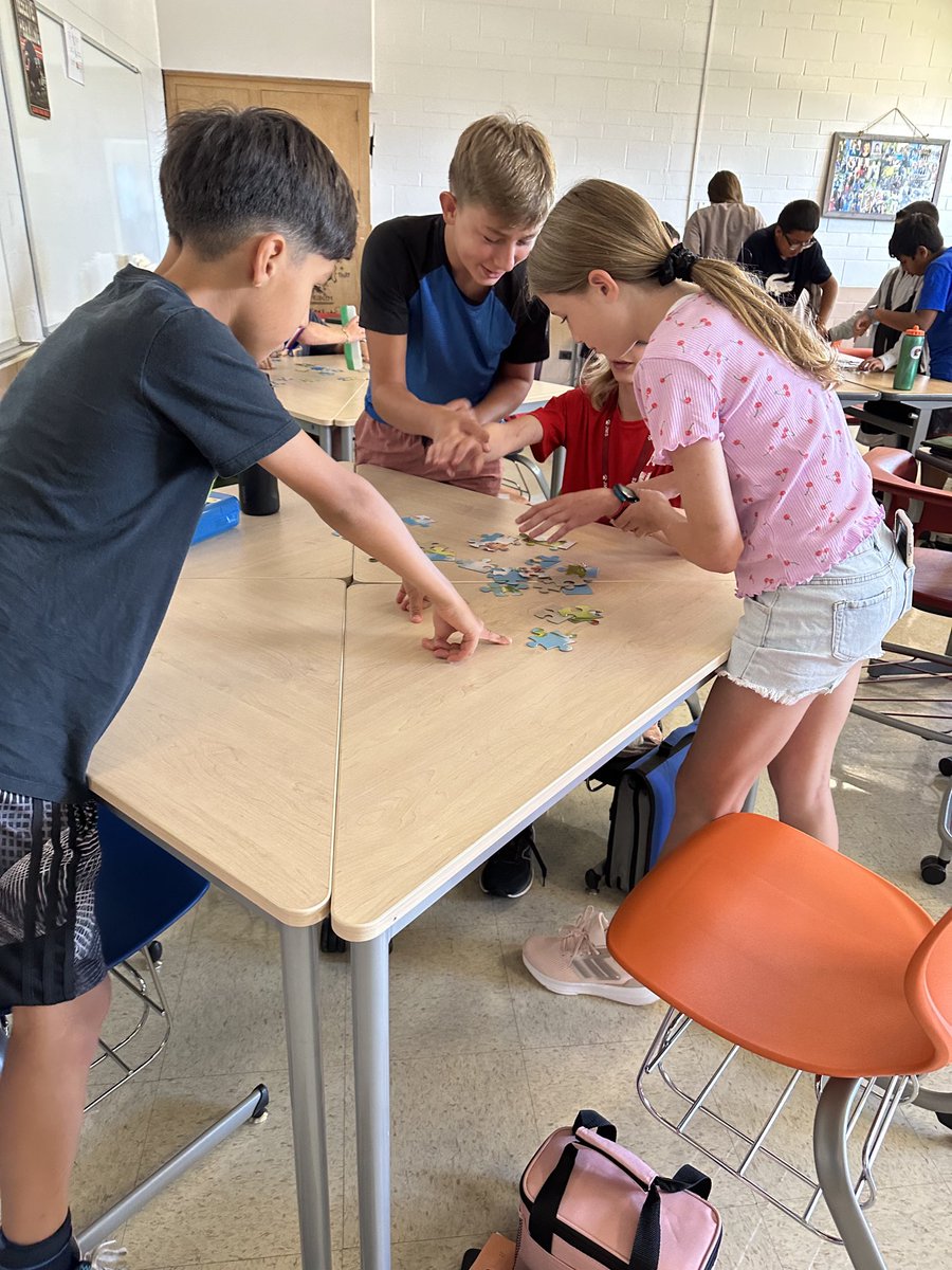 Mrs. Emerson tweet media