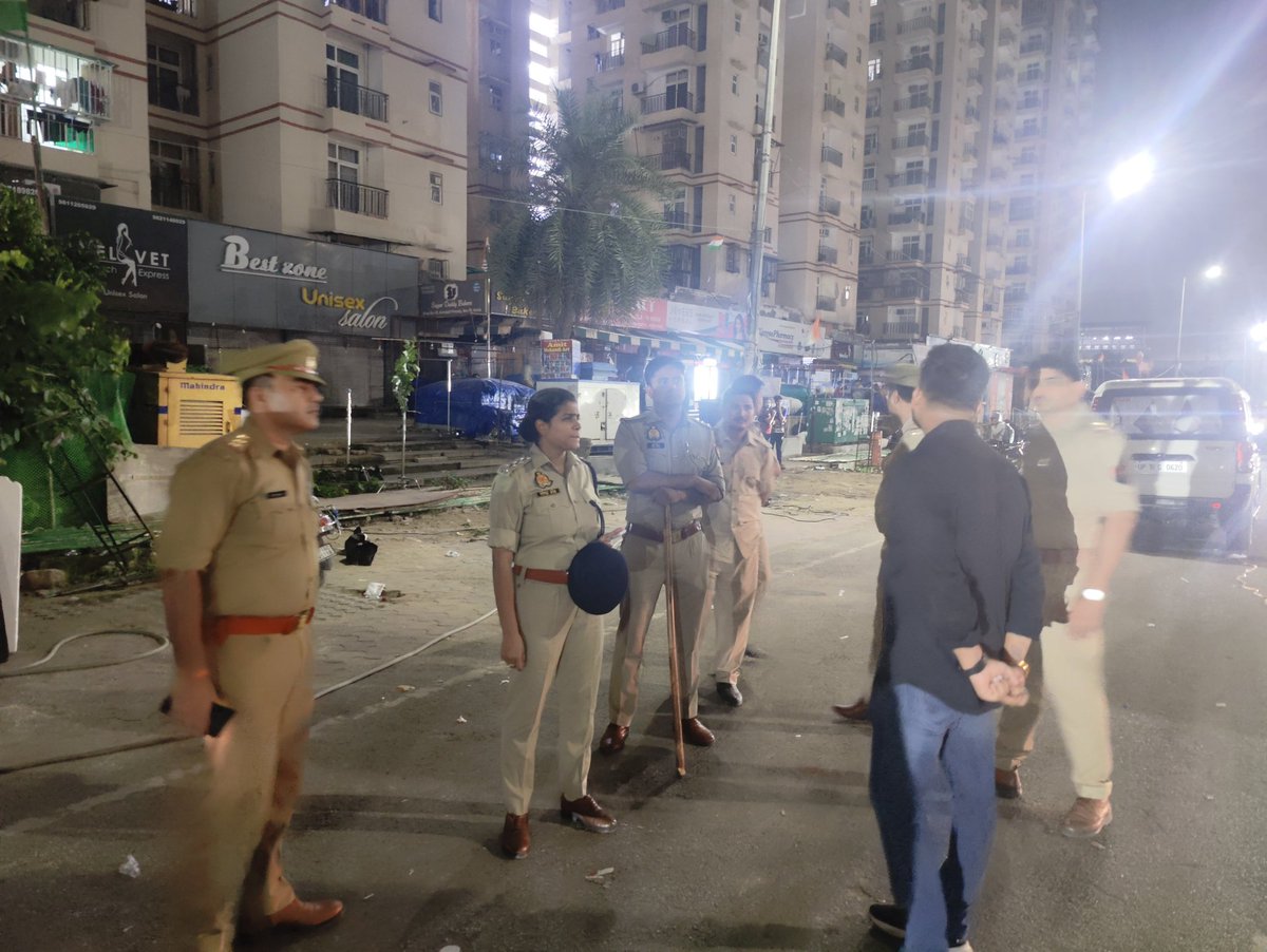 Late Night checking Suspected people and Foot patrolling
<a href="/ACP3NOIDA/">ACP3 NOIDA</a> <a href="/DCP_Noida/">DCP_Noida</a> <a href="/noidapolice/">POLICE COMMISSIONERATE GAUTAM BUDDH NAGAR</a> <a href="/dgpup/">DGP UP</a> <a href="/Uppolice/">UP POLICE</a>